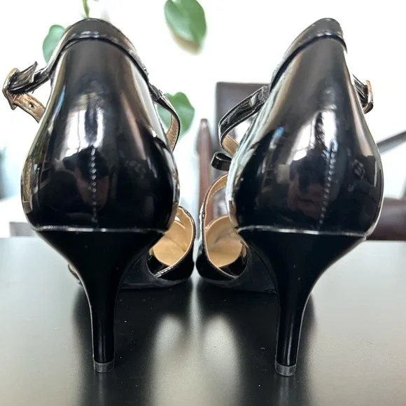 Bandolino Black Patent T-Strap Bow Pumps Womens Size 11M Pointed Stiletto Heels - Picture 2 of 13